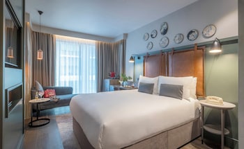 clayton hotel city of london