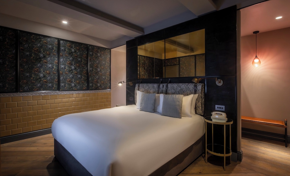 clayton hotel city of london