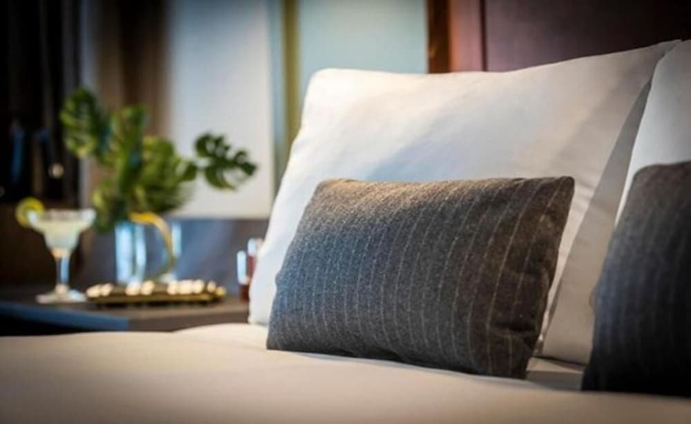 clayton hotel city of london