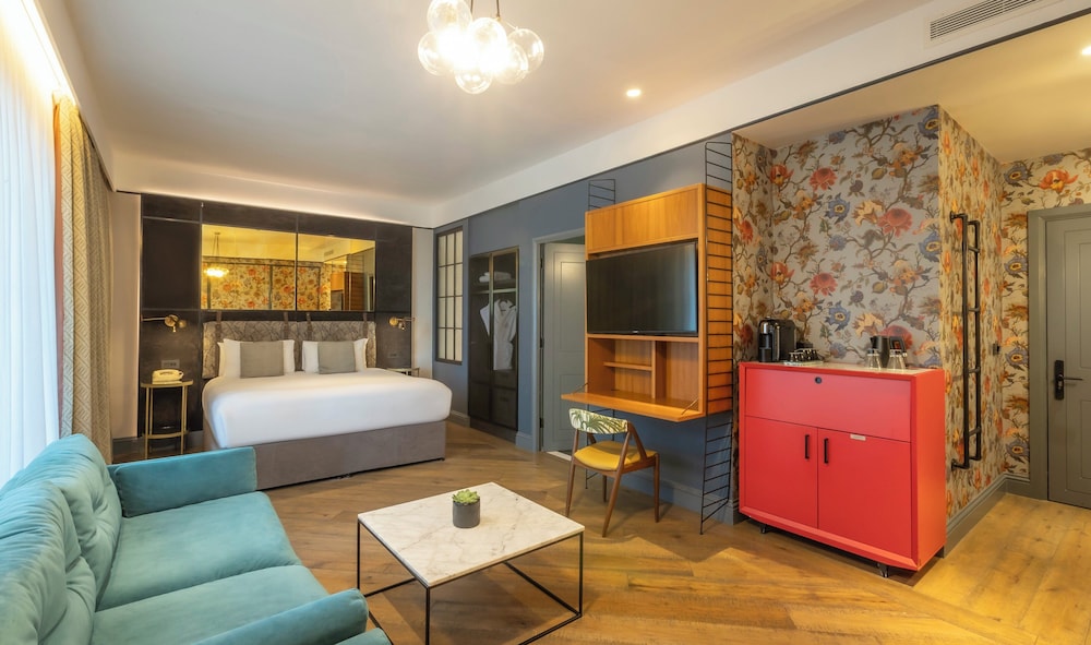 clayton hotel city of london