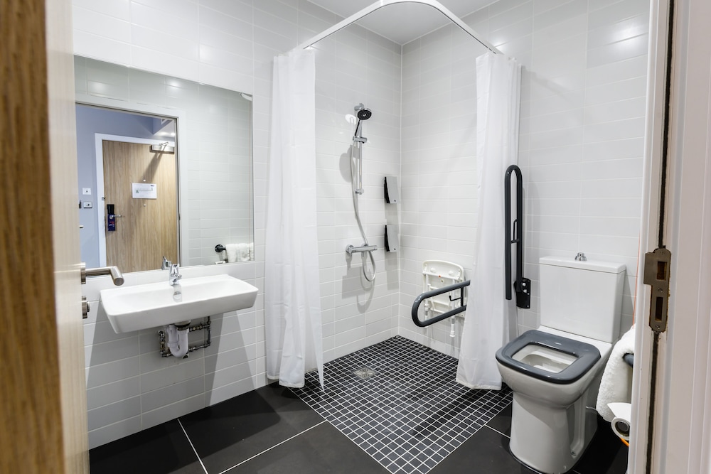 holiday inn express wigan by ihg