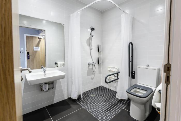 holiday inn express wigan by ihg