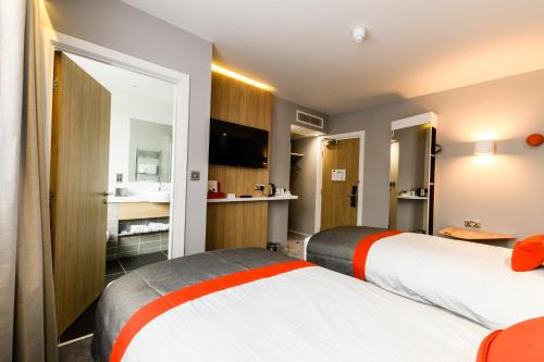 holiday inn express wigan by ihg