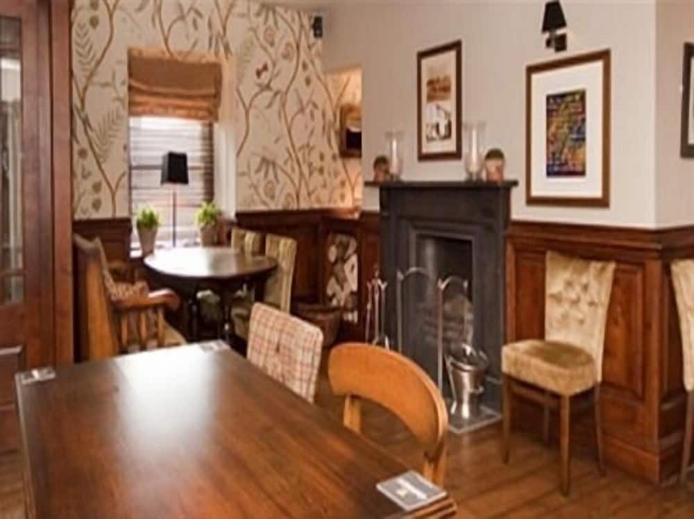 black lion hotel