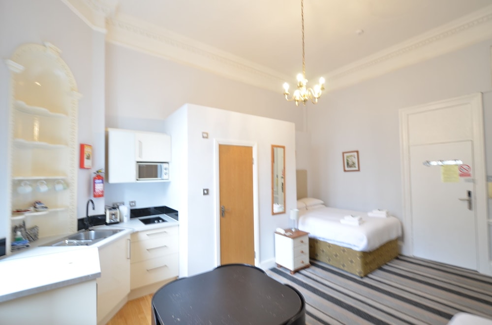 amber residence hotel