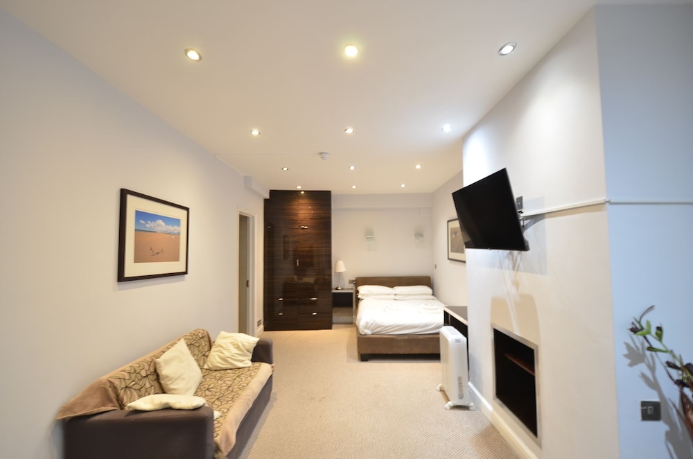 amber residence hotel