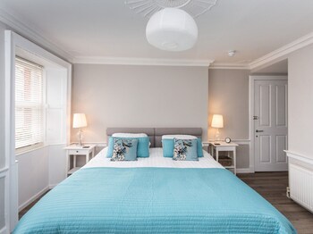 the crown and kitchen