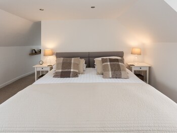 the crown and kitchen