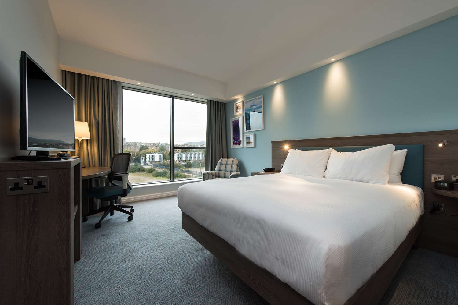 hampton by hilton edinburgh west end