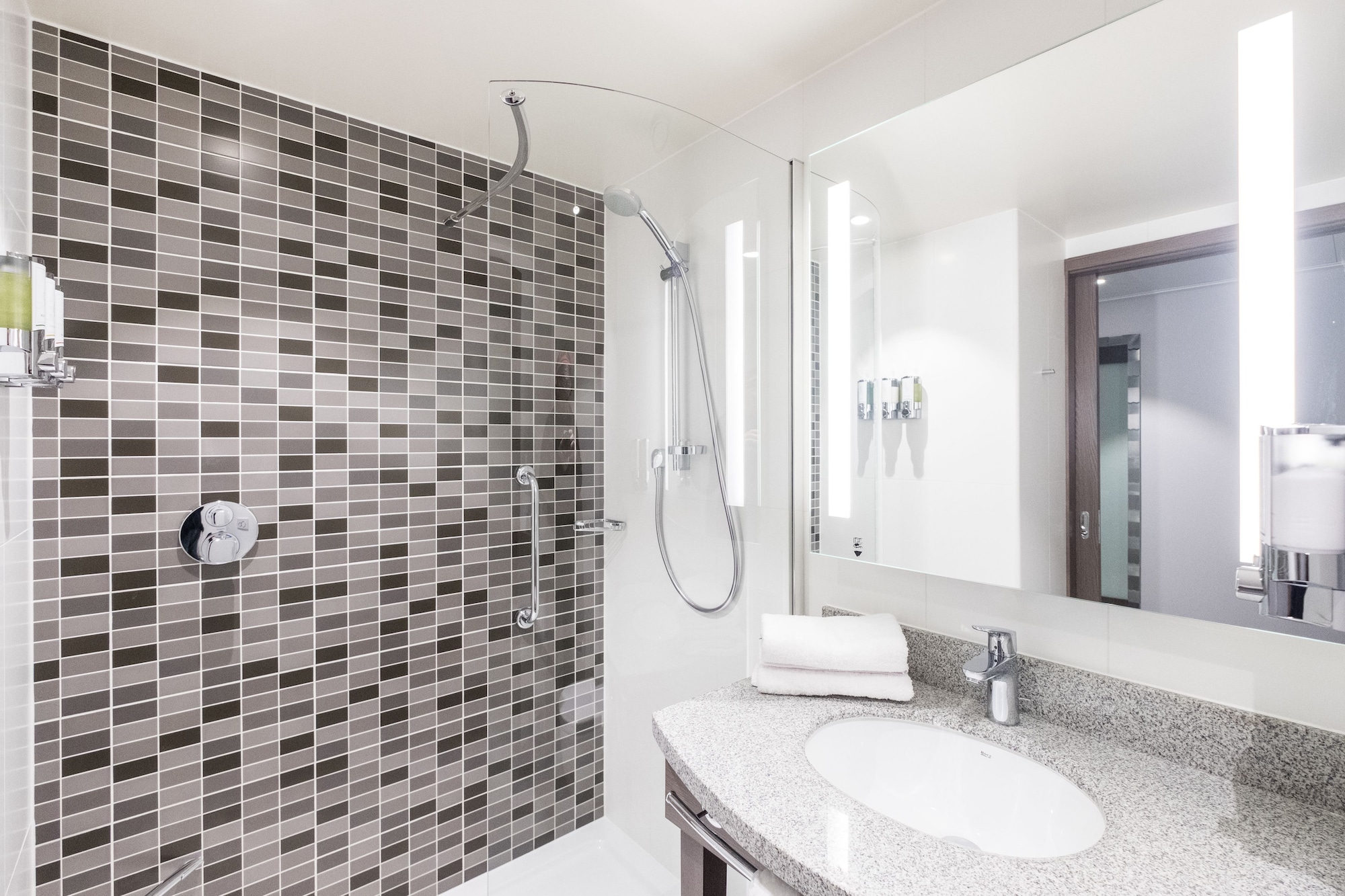 hampton by hilton edinburgh west end