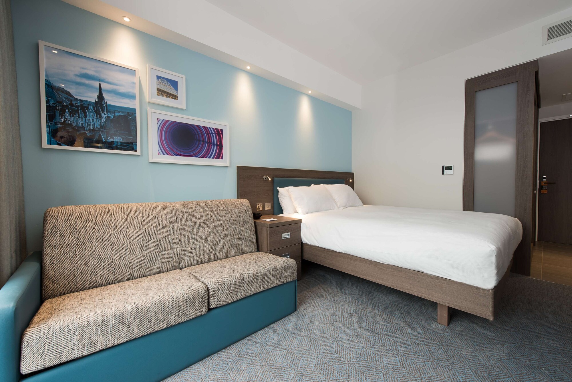 hampton by hilton edinburgh west end