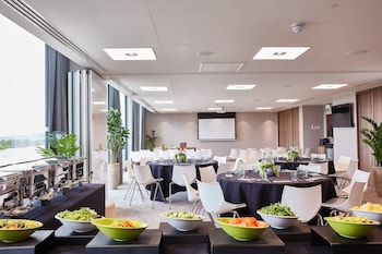 courtyard by marriott edinburgh west