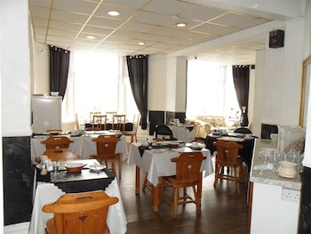 The Beach Hotel And Apartments,North West England>>Blackpool,2.5 star