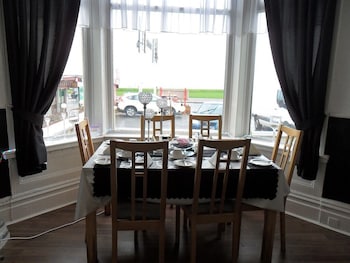 The Beach Hotel And Apartments,North West England>>Blackpool,2.5 star