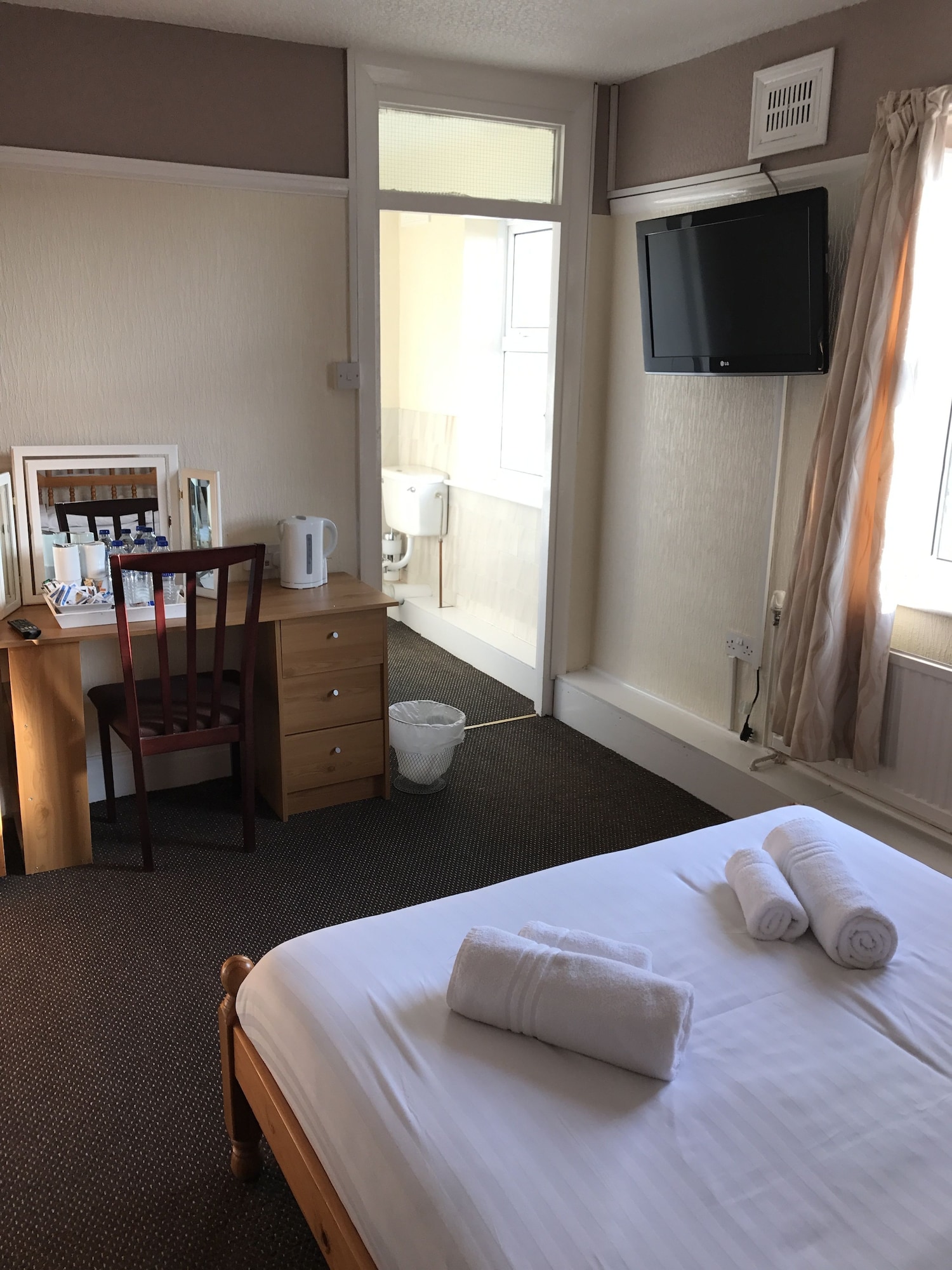 queens plaza hotel