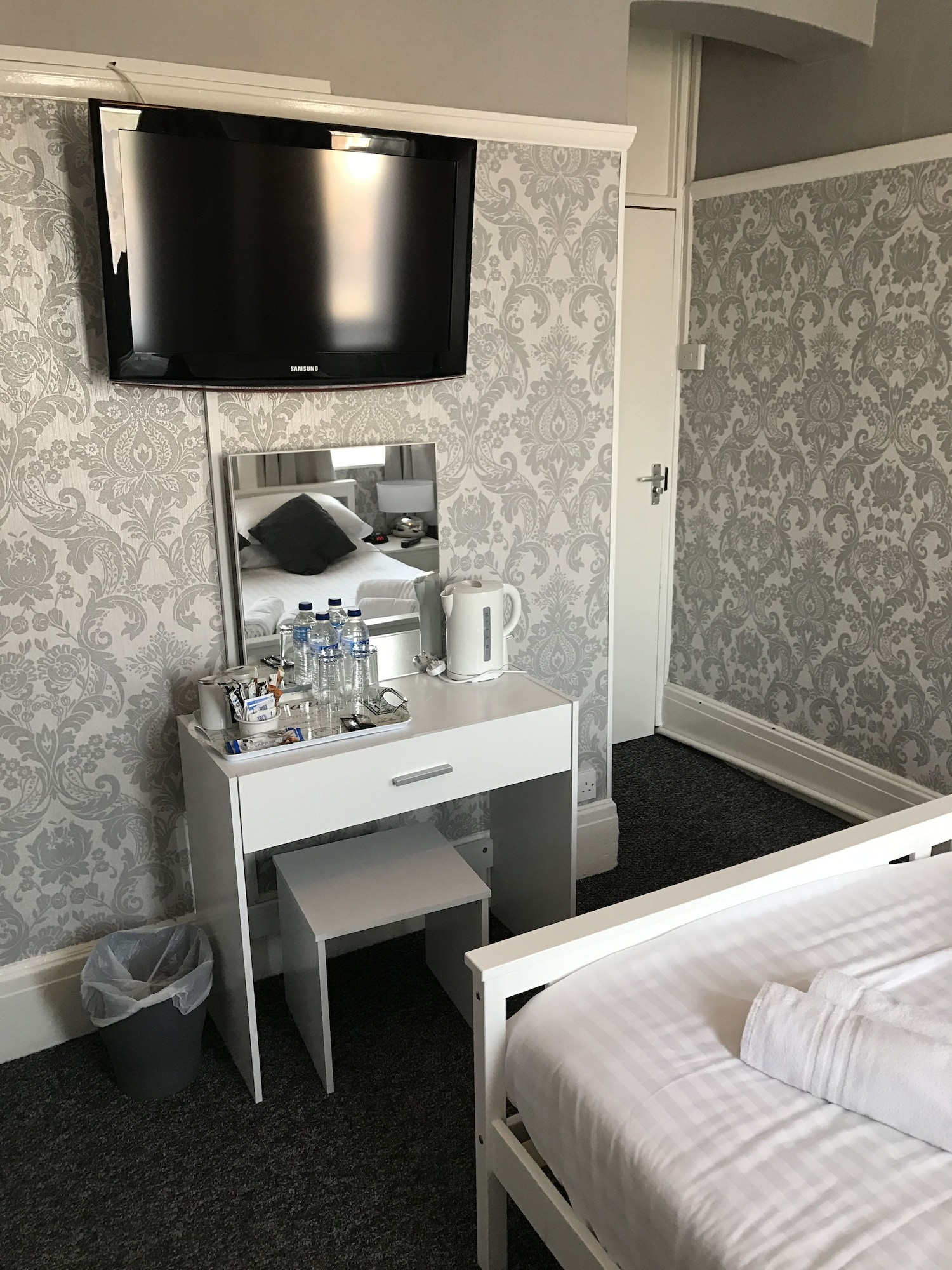 queens plaza hotel