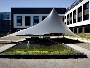 carbon hotel different hotels