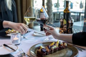 carbon hotel different hotels