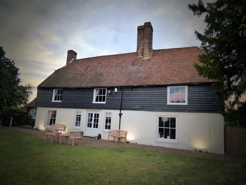green farmhouse