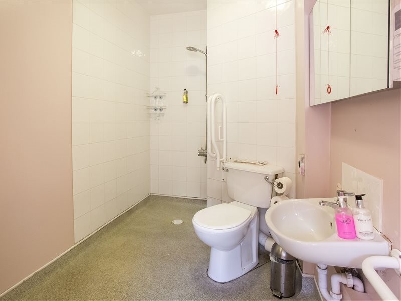 Ladybower Inn,Buxton>>Bamford,3 star