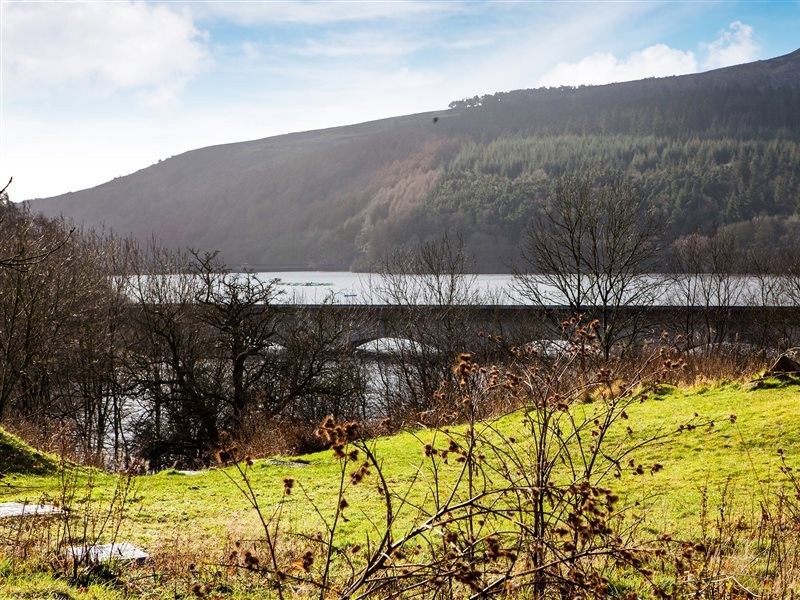 Ladybower Inn,Buxton>>Bamford,3 star