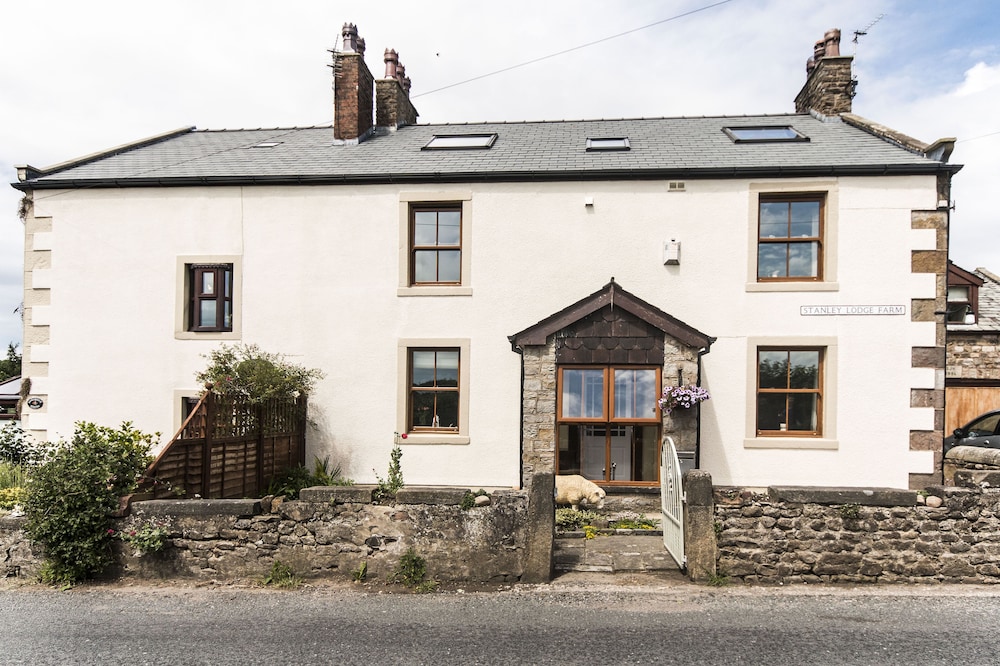 stanley lodge farmhouse