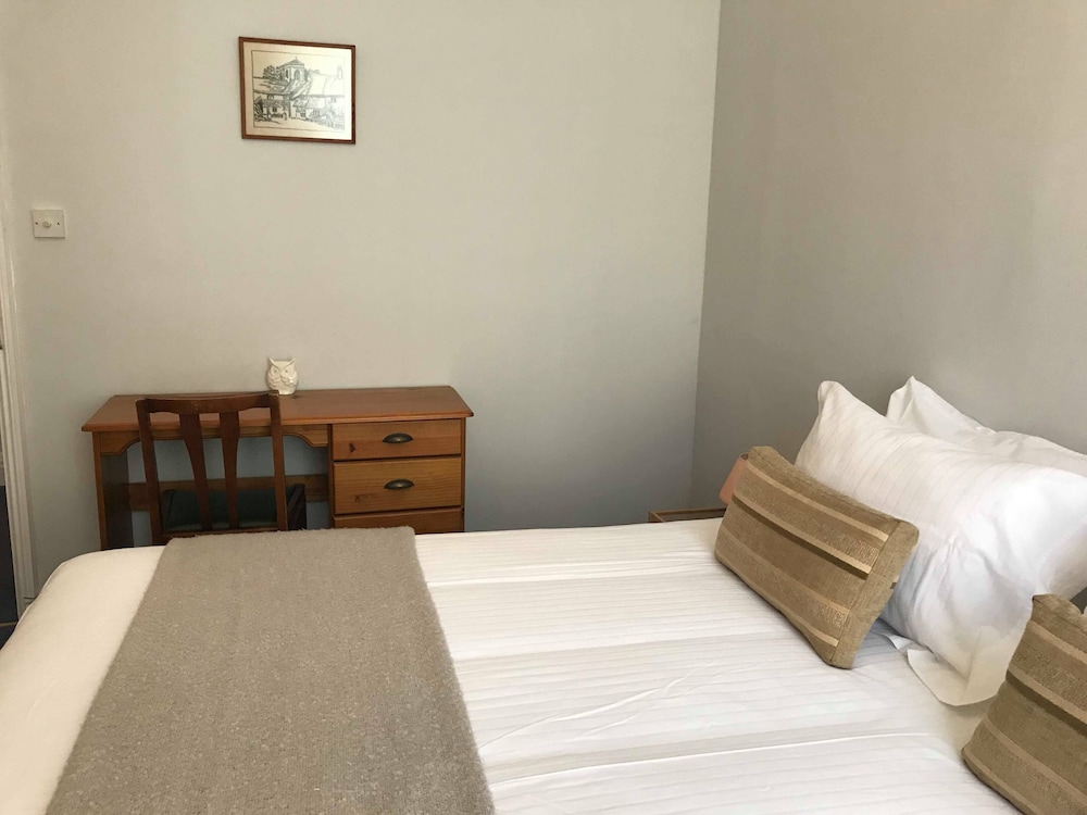 8 Owls B&B,Glastonbury>>Bury,3 star