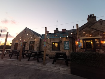 the redwell inn
