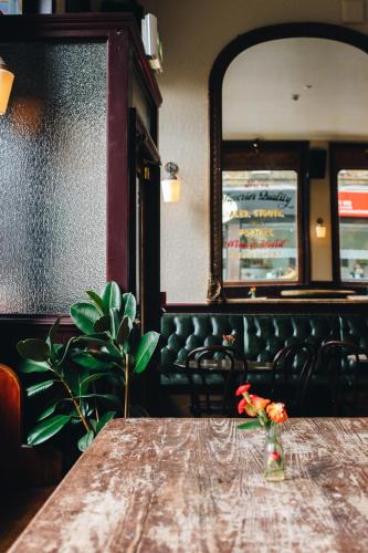 camden enterprise hotel and pub