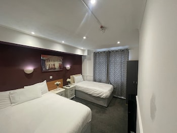 the sneyd arms hotel
