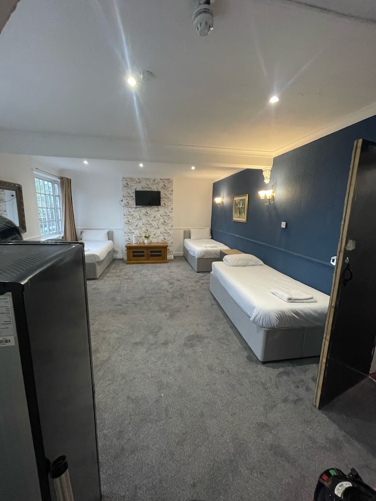 the sneyd arms hotel