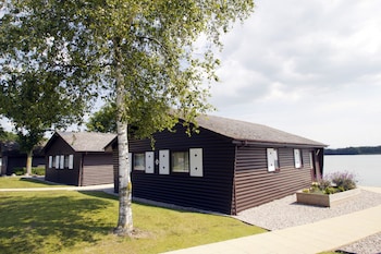 Pine Lake Resort,Carnforth Station>>Carnforth,4 star