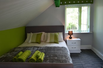 old trafford guest house