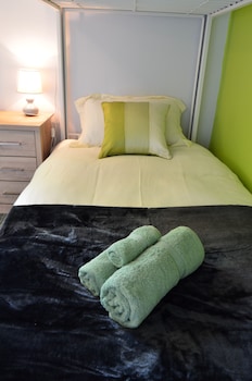 old trafford guest house