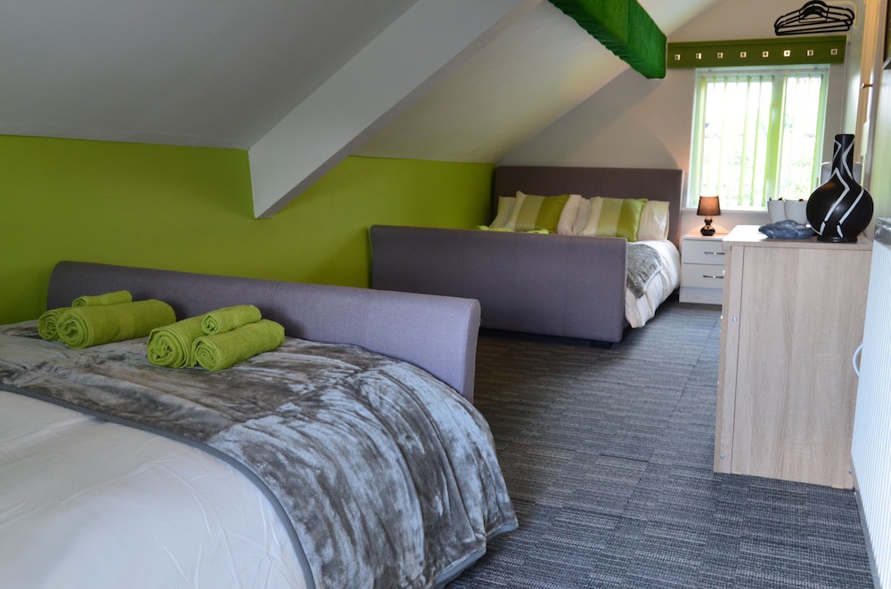 old trafford guest house