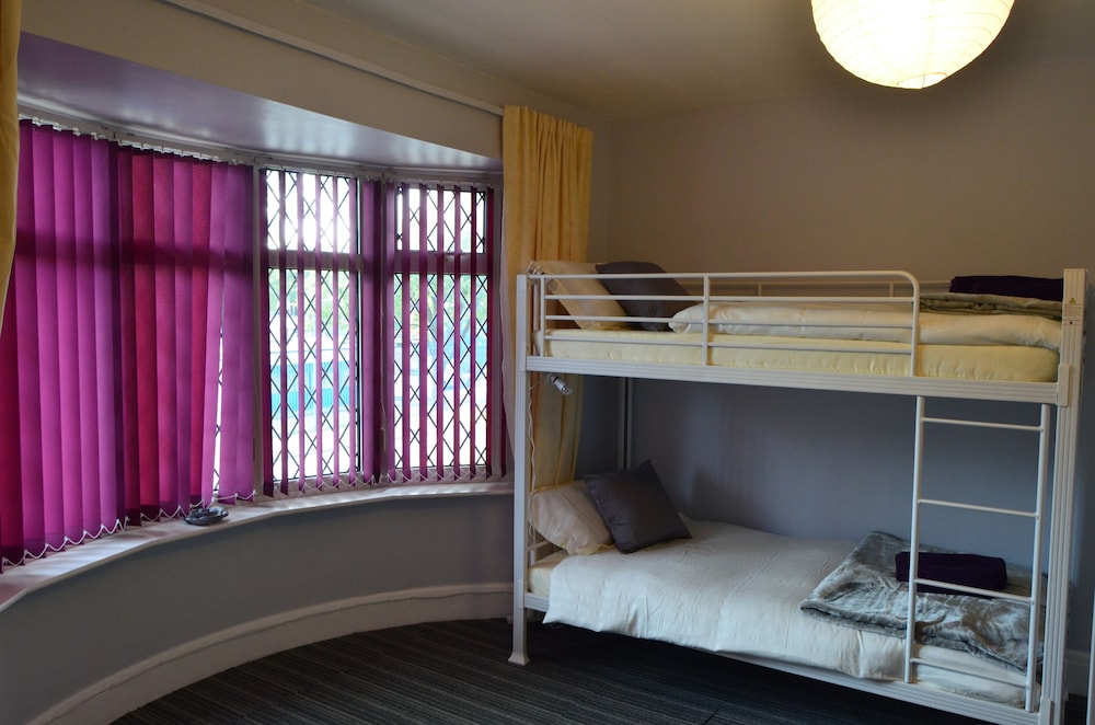 old trafford guest house