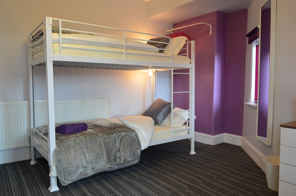 old trafford guest house