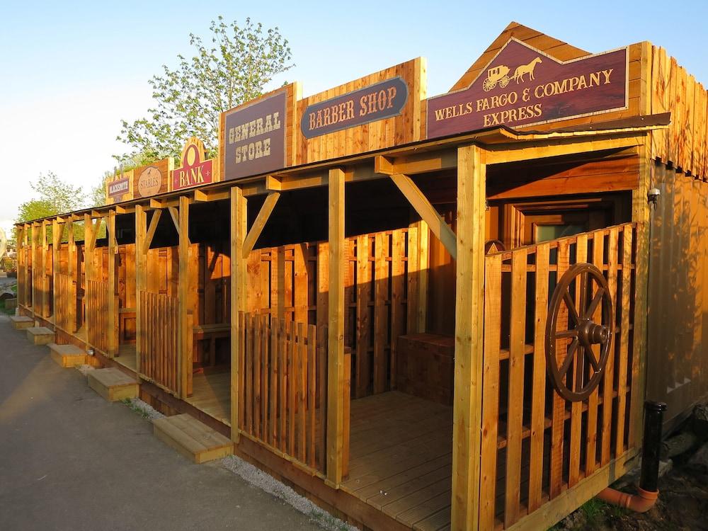 Adventurer's Village Milton Keynes,Milton Keynes>>Buckinghamshire,3 star
