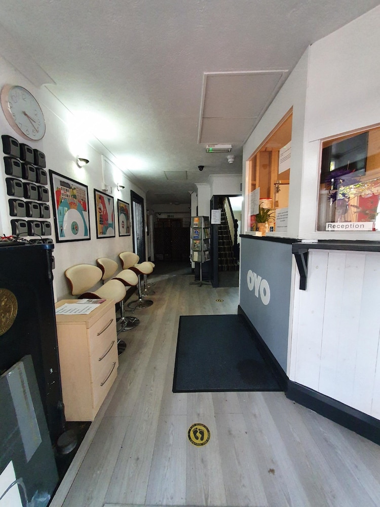 devine beach hotel westcliff southend on sea