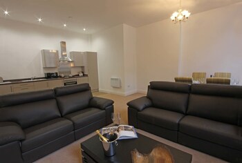 the castle collection 25 castle street