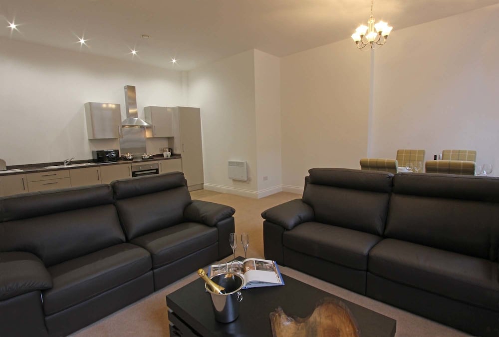 the castle collection 25 castle street