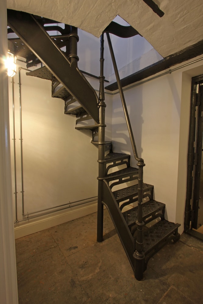 the castle collection 25 castle street