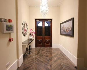 the castle collection 25 castle street