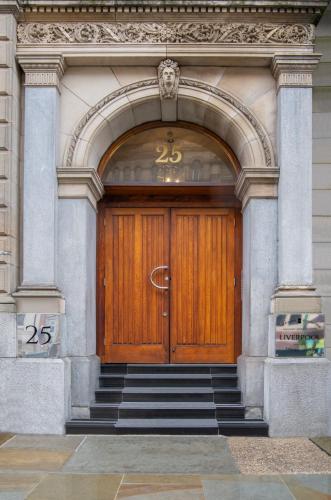 the castle collection 25 castle street