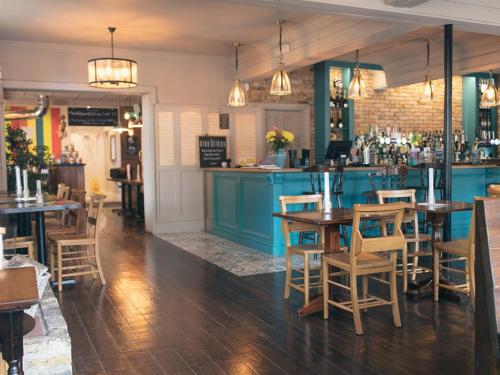 The Green W7,Hatch End>>Ealing,3 star