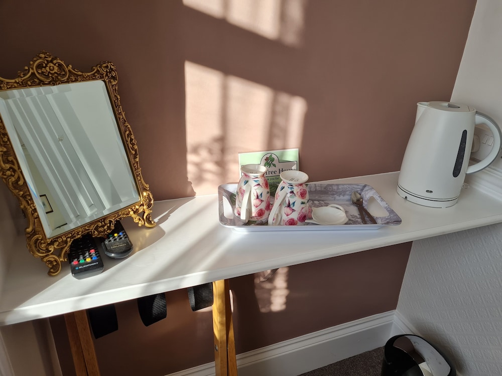 rowan tree house bandb