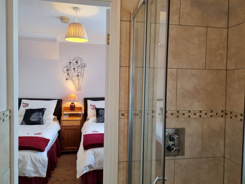 rowan tree house bandb