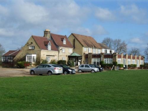 pike and eel hotel and marina