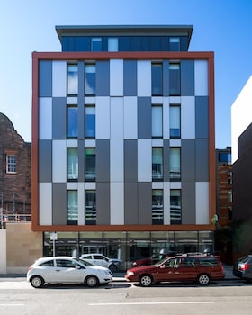 hub by premier inn edinburgh royal mile