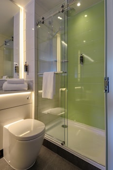 hub by premier inn edinburgh royal mile